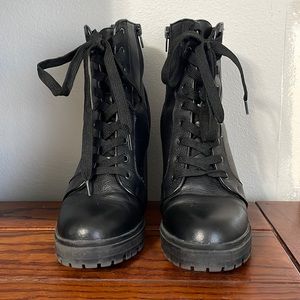 Laurie Steve Madden Black Laceup boots